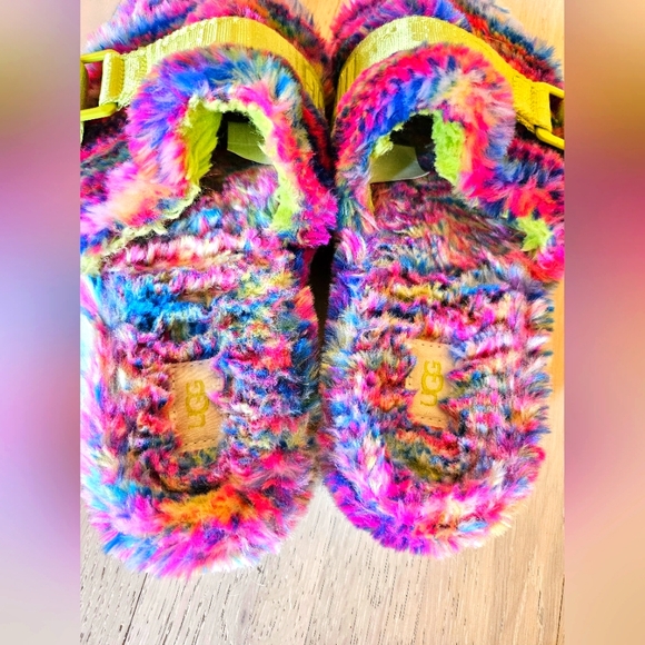 SPECTACULAR UGG FLUFFITA PIXELATE SLIDE/SLIPPER size 8.5-9 - Picture 3 of 8